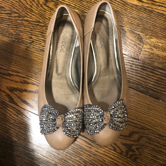 WOMEN’S Sparkle Bling Bow Accented Faux Leather Flats with Chains and Beads - Picture 8 of 11